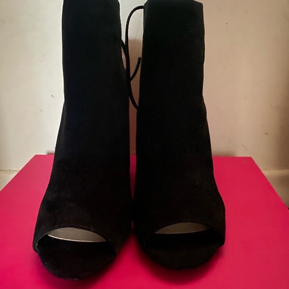 Shoedazzle black bootie style heels - Picture 4 of 4